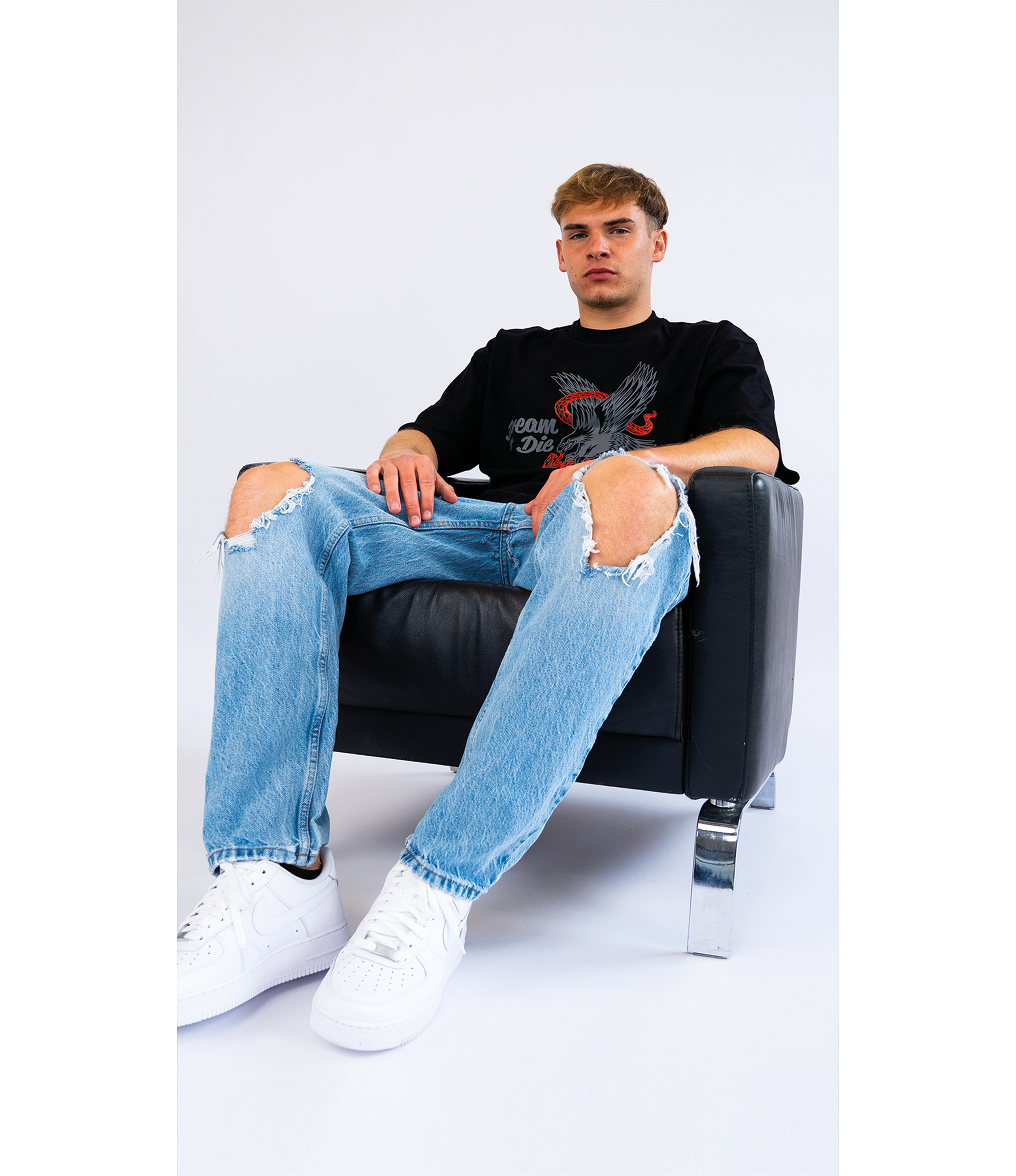 FIGHT TEE BLACK (250 GSM)